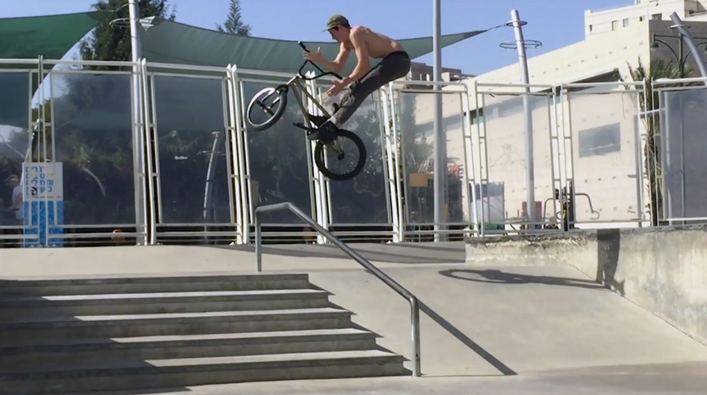 Alon Kosoy representet wethepeople in den Betonparks von Israel und zeigt sich in dieser Folge des wethepeople #fourclipfridays von seiner technischen Seite.