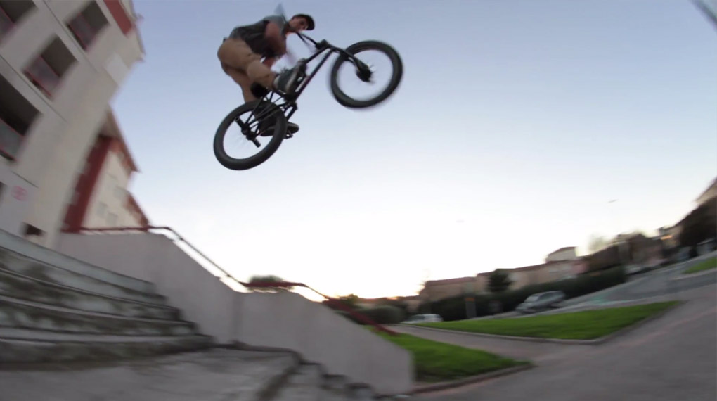 Charles Tschumy repräsentiert Stranger und Foundation in Frankreich via Unleaded Distribution. Hier ist sein Welcome-Edit mit allerlei zeitgemäßer Trickkost.