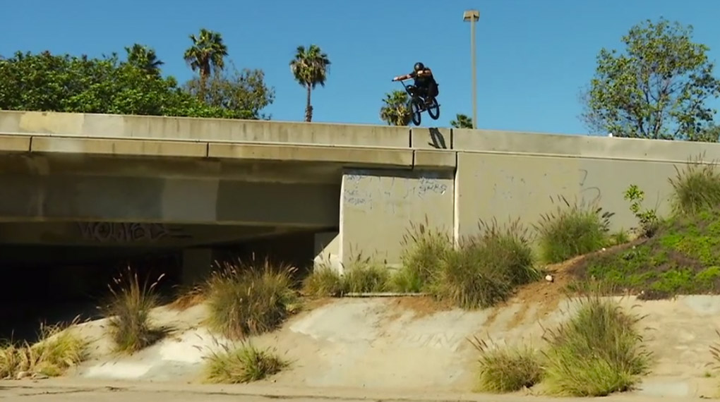 Dennis Enarson wütet zu Promozwecken für die zweite Auflage seines Signaturerahmens von Haro Bikes durch Spanien, Texas und halb Kalifornien.