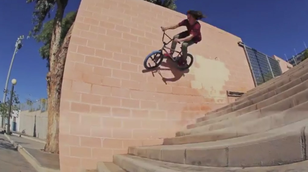 Harry Mills-Wakley und Jordan Godwin hatte auf der der Écalt Young Bloods Tour nach Alicante ihr Rasierzeug dabei. Mehr dazu in diesem Video.