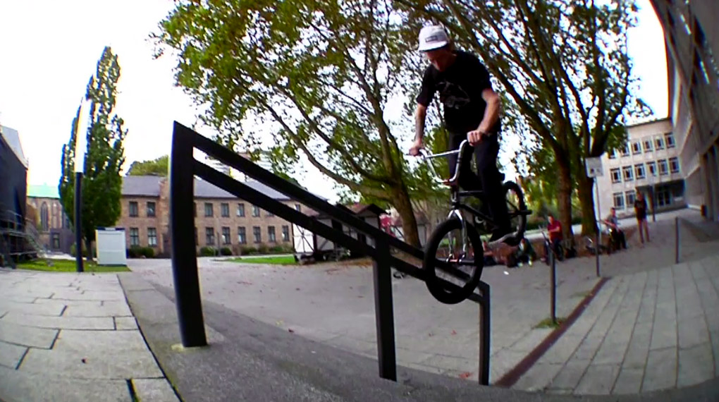 Janek Wentzky hat für seinen Welcome to The Shadow Conspiracy Edit ein paar richtig schweren Geschütze auf den Straßen von FFM und Essen aufgefahren.