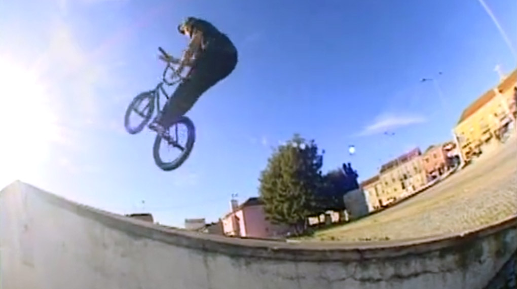 Auch im letzten Teil der Globetrotter-Reihe fahren Kilian Roth, Fabian Bader, Jerry Vandervalk und Raphael Jeroma-Williams wieder reihenweise Traumspots.