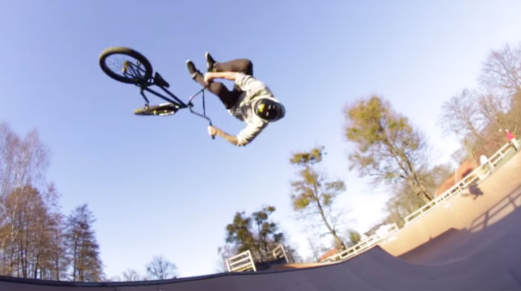 Dieses Video mit Ola Selsjord, Nick Lauritsen und Martin Hoel aus Norwegen ist kein ästhetisches Meisterwerk, aber tricktechnisch wird einiges geboten.