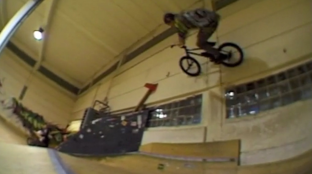 Bruno Hoffmann, Eddie Baum, Sebastian Anton und der Rest der Ciao Crew haben auf Merlin Czarnullas Geburtstagsbash die Skatehalle Wiesbaden zerlegt.