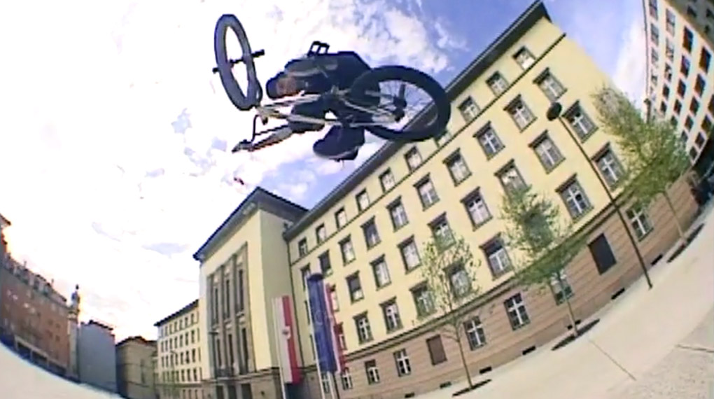 Hier sind einige spektatolle Clips von Fabian Bader, Kilian Roth, Raphael Jeroma-Williams und Jerry Vandervalk aus Innsbruck, Stuttgart, FFM und anderswo.