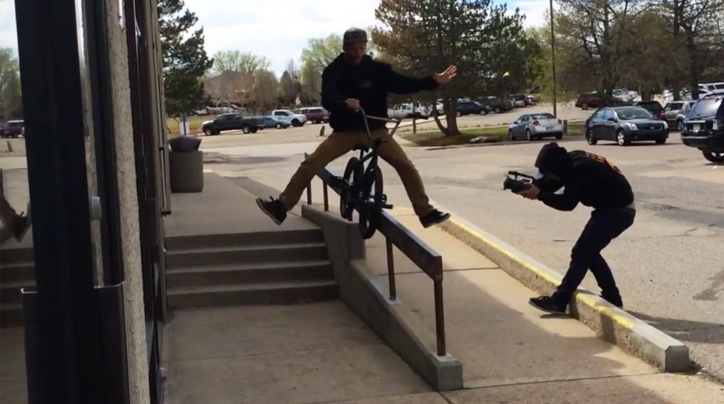 Hood Antics Videos sind die besten! Warum? Es gibt nur wenige Menschen, die so viel Spaß an BMX haben wie Rob DiQuattro, Erik Elstran und Konsorten.