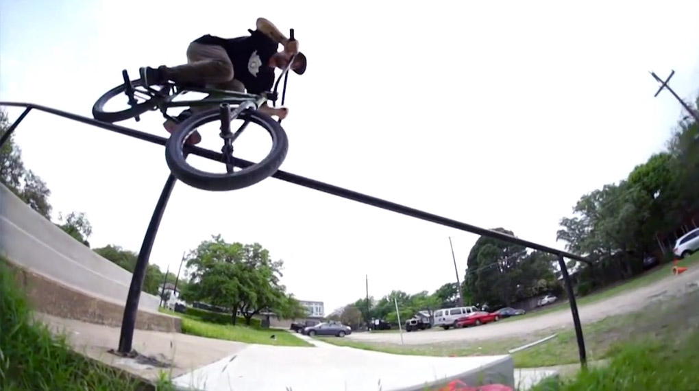 DURST! Jake Seeley präsentiert in diesem Video für Sunday Bikes einige bis dato noch unbekannte und technisch äußerst anspruchsvolle Grindkombinationen.