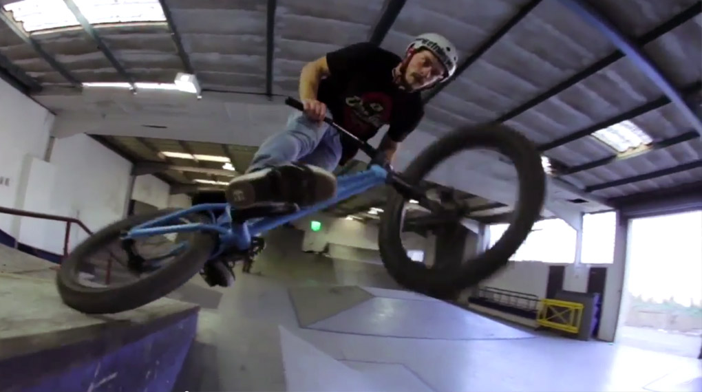 Team Smillie for the win! Der Beitrag von Matt Roe, Peter Adam und Devon Smillie zum 4Down1Up-Videocontest lässt keine Wünsche offen!