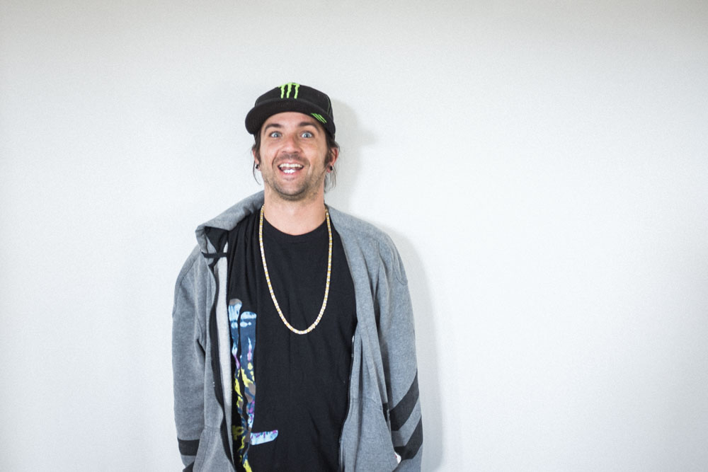 Die eine Hälfte des Moderationsteams: Keine Simple Session ohne Catfish am Mikrofon – natürlich mit Grill