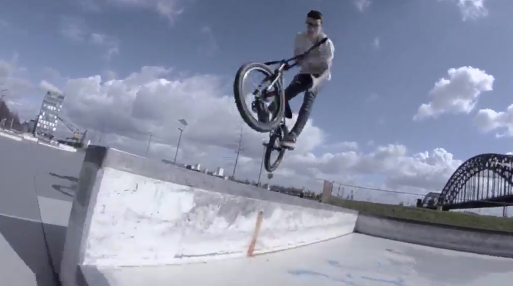 Vangeli Katsiakis hat einen Nachmittag lang gegen die Windböen am Kap 686 Skateplaza im Kölner Rheinauhafen angekämpft. Hier ist seine Clipausbeute.