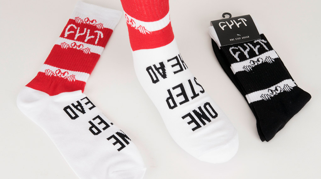 Die Cult Killaroy Socken sorgen dafür, dass deine Beine auch in Shorts eine gute Figur machen. Hier erfährst du mehr.