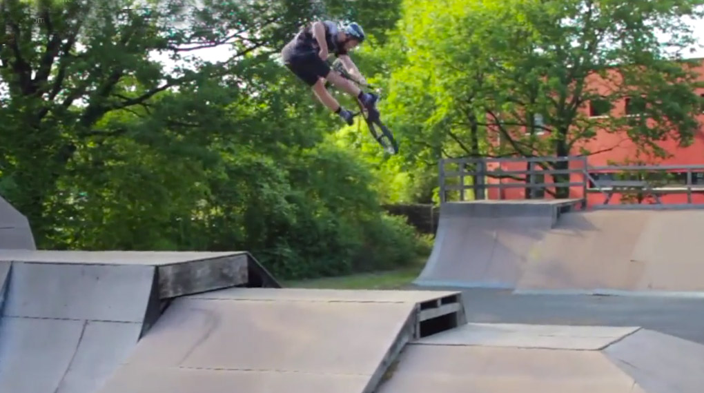 Christian Masur ist seit einiger Zeit über AllRide BMX Distribution für Flybikes unterwegs. Hier ist sein Welcome-Edit aka eine Lehrstunde in Sachen Style.