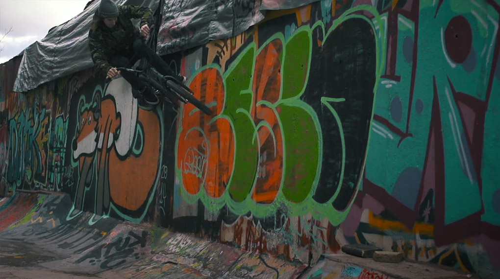 Josh Bedford hat für die Précisions-Videoreihe einige Clips abgeliefert, die sich erfrischend vom Einerlei der meisten anderen Streetedits abheben.