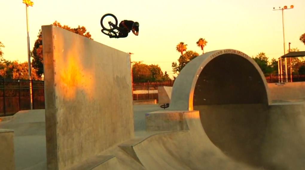 Eigentlich sollte diese Friends Section auf Markit Zero erscheinen, doch die Musikindustrie hatte andere Pläne. Halb so wild, hier ist die Onlineversion.