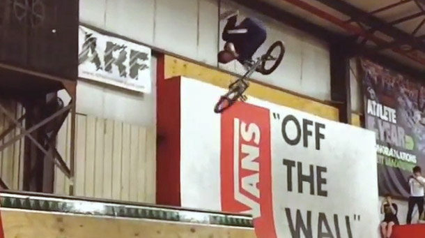 Schon mal einen Flair Windshiled Whiper gesehen? Nick Bruce hat auf dem Stopp der Recon Tour im Kitchen Indoorpark​ das Unmögliche möglich gemacht.