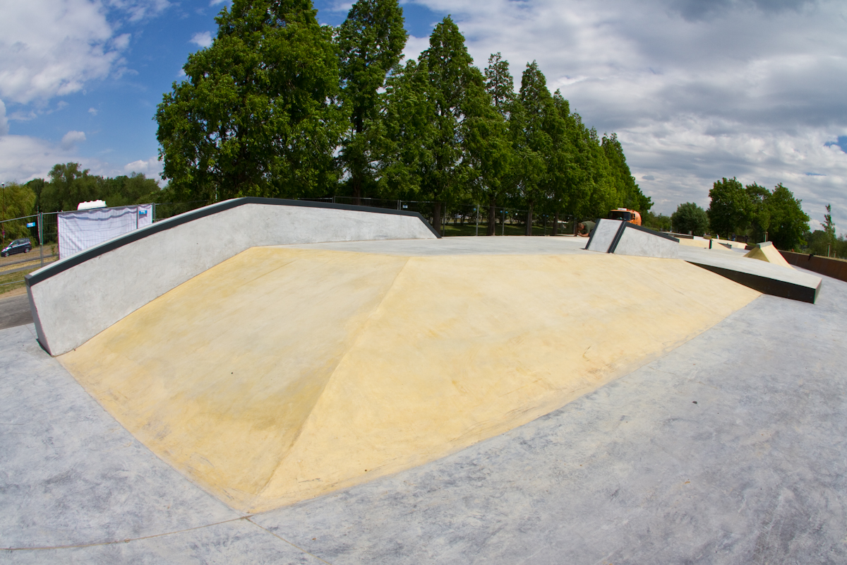 Skatepark Wolfsburg Bank-Hip