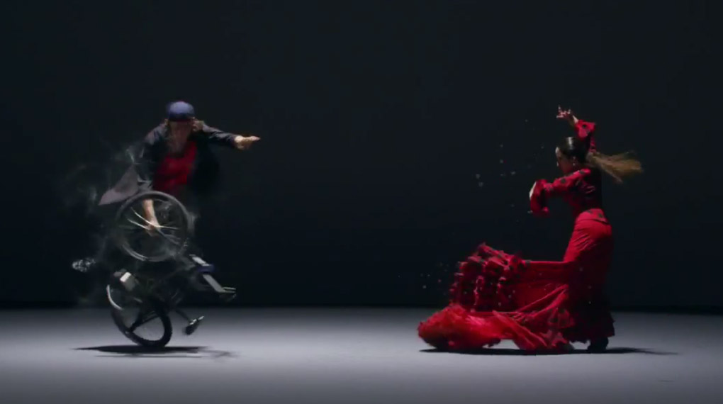 Gibt es Gemeinsamkeiten zwischen BMX und Tanz? Viki Gomez und Lidon Patiño scheinen diese Meinung zu vertreten und bitten zum Flatland Flamenco.