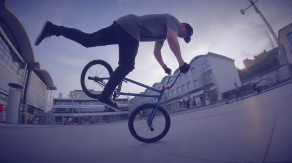 Unser dreifacher Flatlander of the Year, Waldemar Fatkin, ist neu im Team von wethepeople und dreht in seinem Welcome-Edit ordentlich den Swag auf. Gönn dir!