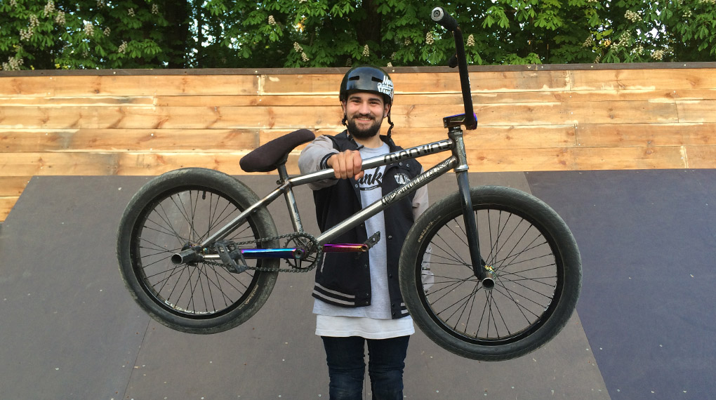 Daniel Juchatz fühlt sich auf Dirt, der Straße und im Park gleichermaßen zu Hause. Wir haben uns das Rad des Mankind-Teamfahrers einmal genauer angeguckt.