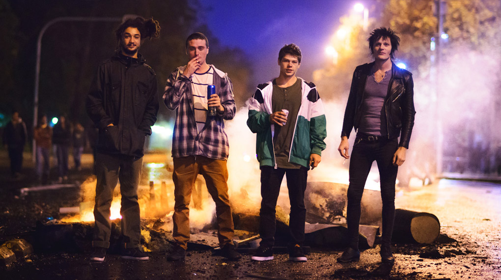 Als Stevie Churchill, Sean Burns, Alex Kennedy und Bruno Hoffmann für éclat in Chile waren, wurde ihr Hotel bei Studentenunruhen zerstört. Mehr dazu hier.