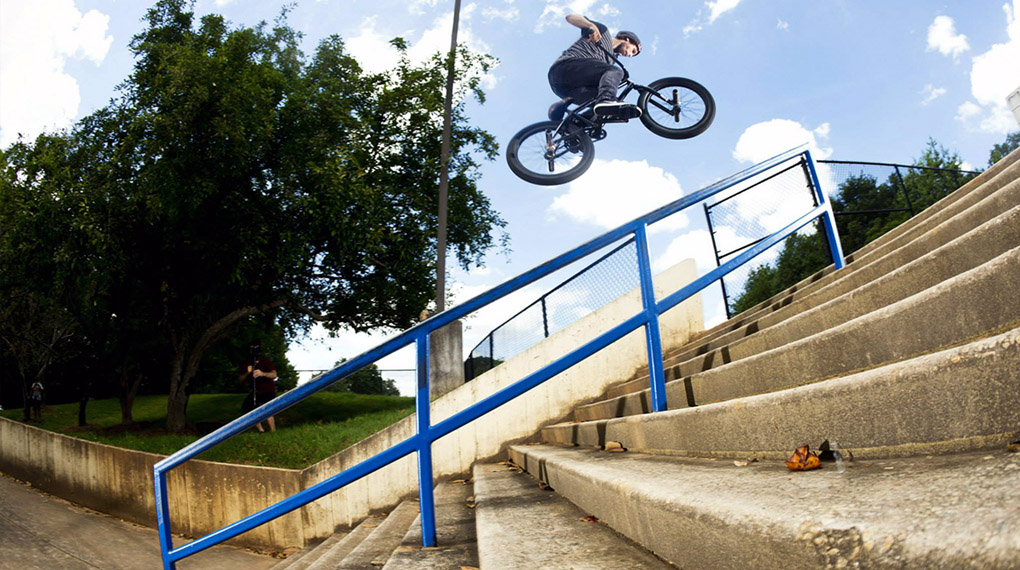 Noch mehr Stars auf dem Munich Mash 2015. Hier erfährst du, welche Fahrer am 27.6. im Münchener Olympiastadion beim BMX Street Rink gegeneinander antreten.