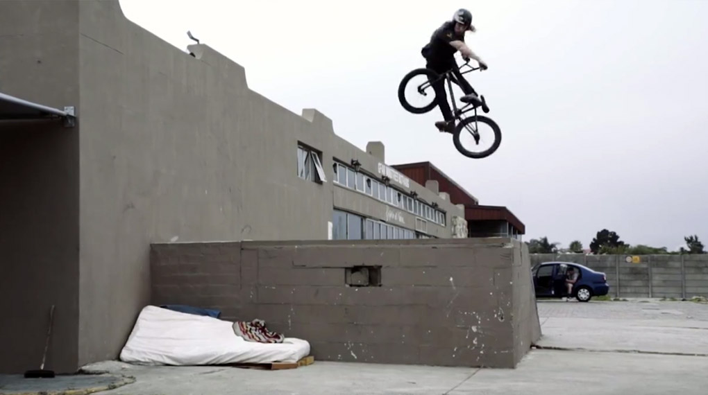 Mongoose hat Kevin Peraza, Greg Illingworth, Paul Ryan und Stu Loundon nach Kapstadt eingeladen. Die vier danken es mit einem Knallervideo aus Südafrika.