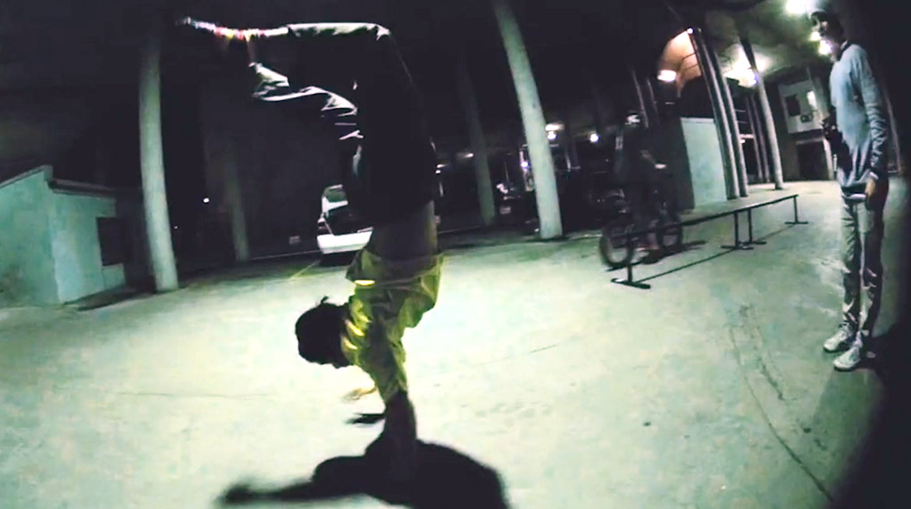 In Sydney regnet es selten, aber wenn doch mal, dann lässt sich auch dort eine Parkgarage dank dem Subrosa Street Rail in einen Traumspot verwandeln.