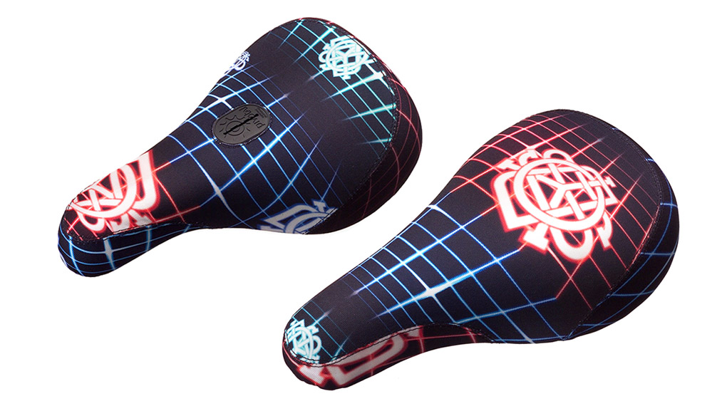 Klassik trifft auf Futurismus – Bei Sport Import ist eine Ladung Tripod- und Pivotalsättel von Odyssey eingetroffen. Hier gibt es alle auf einen Blick.