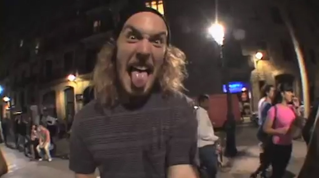 Aaaaah, The Deadline Video … Hier gibt es die Section, mit der Ty Morrow eines der besten BMX-Videos aller Zeiten eröffnet hat. Feuerio!