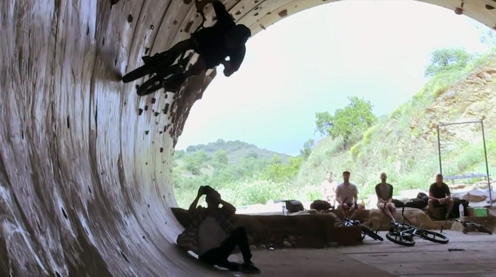 Matt Priest, Bob Manchester, Lima und Andrew Thompson von Villa Road haben fast ihren ganzen Malaga-Urlaub in der Luft verbracht. Mehr dazu in diesem Video.