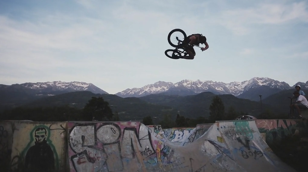 Auf dem Weg zum FISE haben Brock Horneman, Jack Clark, Ashley Douglas und Chris Nicol von Vocal BMX einige spektakuläre Betonparks besucht. Mehr dazu hier.