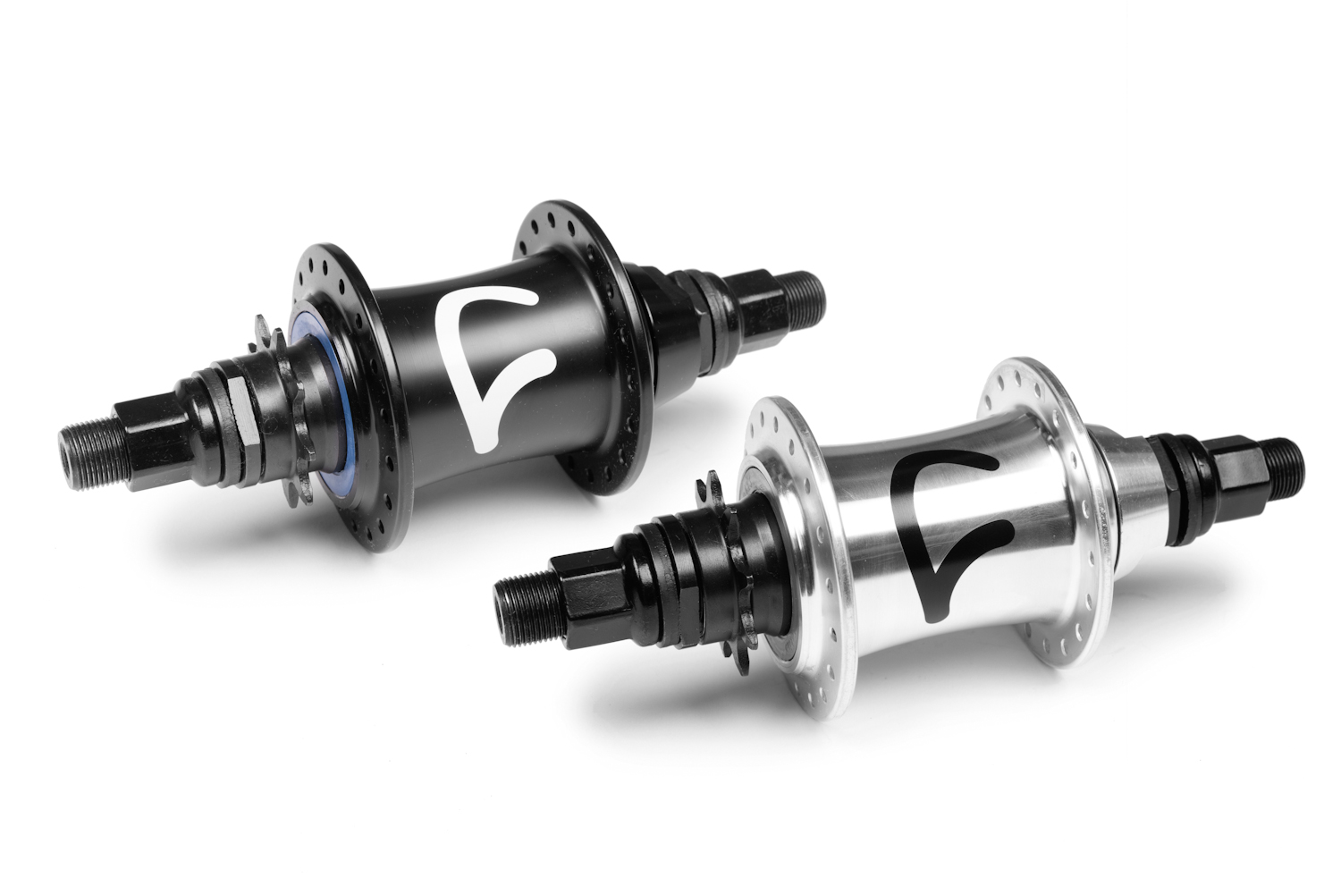 Kilian Roth approved: der neue Freecoaster von Cult mit Nadellagern, um den Rollwiderstand zu minimieren. LHD oder RHD, 610 g, 217,95 Euro