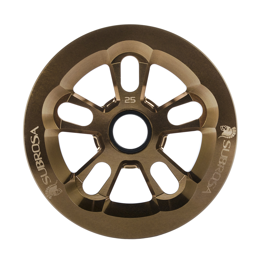 Das Subrosa Magnum Bash Kettenblatt mit eingebautem Grindguard gibt es jetzt in drei neuen Farben. Dürfen wir vorstellen? Hierbei handelt es sich um das Modell 3rd Place Bronze