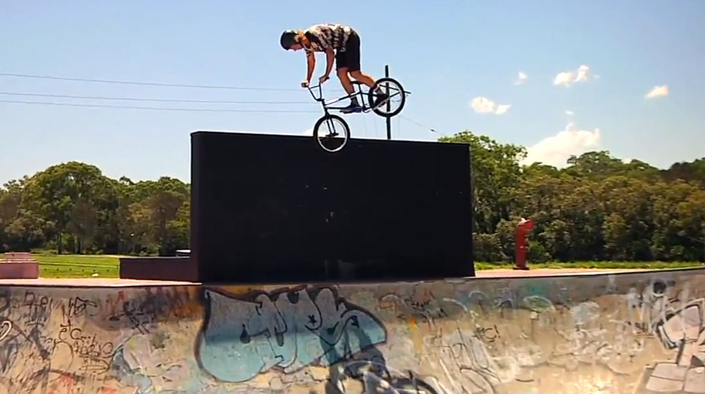 WOW! Wer nach diesem Video für Mankind eiin Fan von Boyd Hilder ist, hat den Schuss nicht gehört. Street, Park und Dirt vom Feinsten. Nicht verpassen!