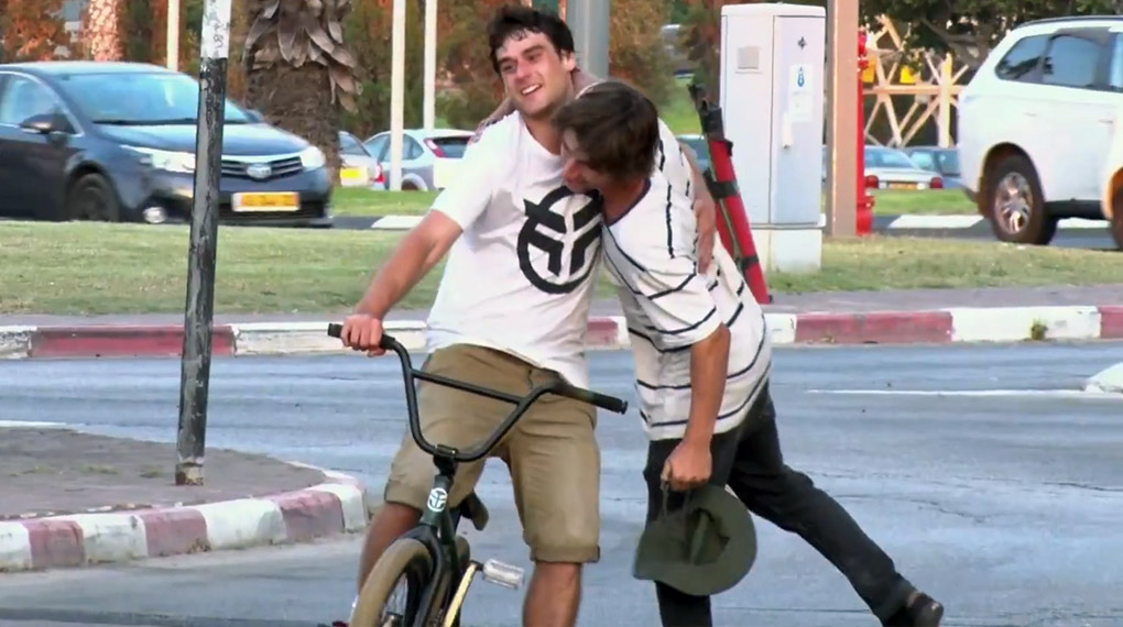 Für die erste Folge der Federal Bikes Split Series haben Anthony Perrin und Michal Šmelko ein absolutes Bangervideo auf den Straßen von Israel gefilmt.