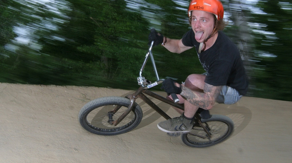 Trailsidylle pur: JHan Baumgartner hat uns mit einer Fotogallery vom Friss Dreck Jam 2015 auf den Sturmbahn Trails in Plauen versorgt. Klicken und träumen!