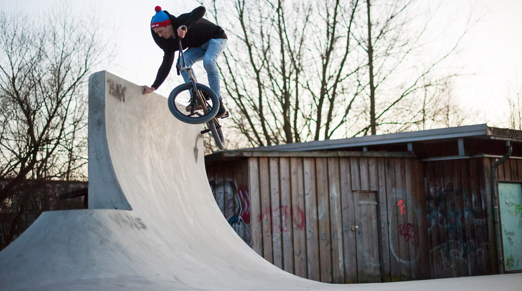 Passend zum Video von der Gangbang Bikes Golden Shower Tour nach Hamburg gibt noch diese Fotogallery zum Trip, die der unvergleichliche xmx geschossen hat.