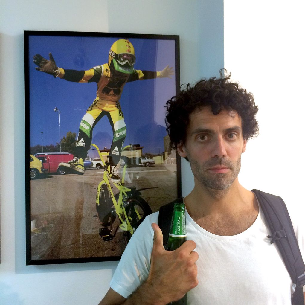 Wer errät, vor welchem Kuwahara-Werksfahrer Herr Wiegmann hier steht?