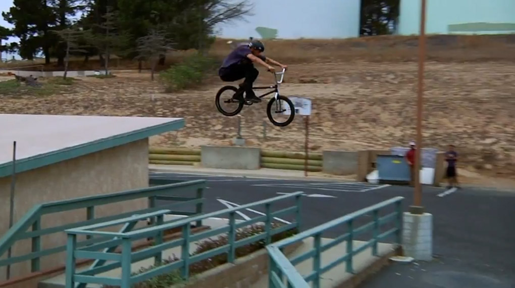 Auf die Fresse, fertig, los! Alex Platt fegt in seiner Section auf der 