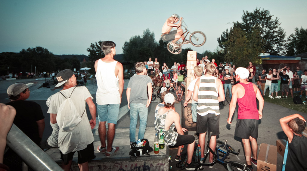 Das BMX Männle Turnier fand 2015 zum siebten Mal infolge im Skatepark von Tuttlingen statt. Hier sind ein Video, Fotos und alle Ergebnisse des Wochenendes.