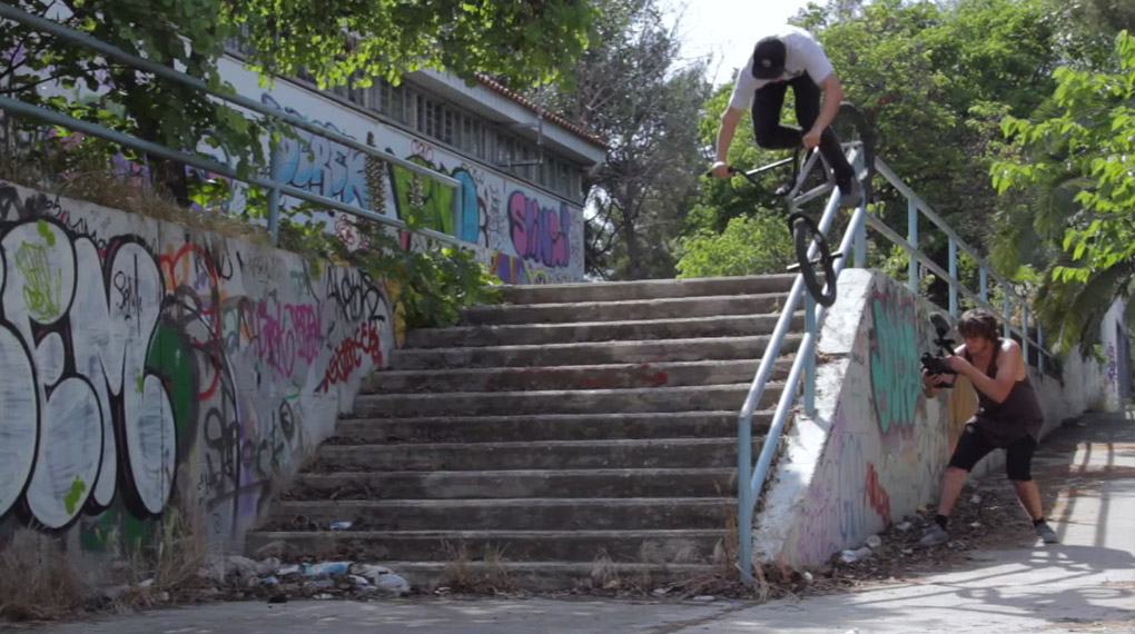 Für den zweiten Teil der Federal Bikes Split Series hatte Jason Eustathiou seinen niederländischen Teamkollegen Roy Van Kempen in Griechenland zu Gast.