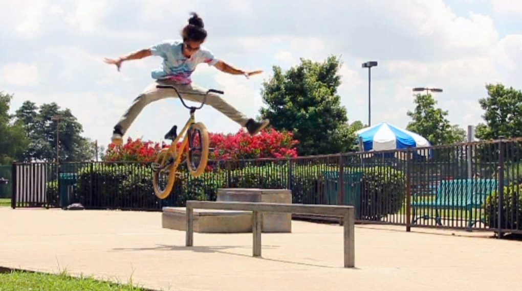 Um ein wenig die Werbetrommel für den éclat OZ Seat zu rühren, hat Shane Weston ein paar irrwitzig schwierige Techtricks in San Diego gefilmt.