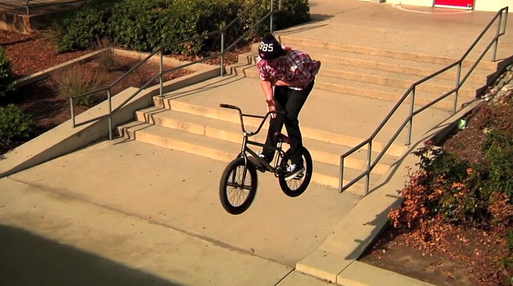 Kaum 16, aber schon das nächste große Ding?! Travis Hughes bewirbt sich in diesem Video für Kink Bike Co. eindrucksvoll für einen Platz im Pro-Team.