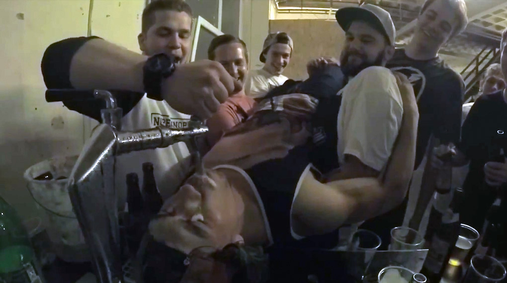 Die wethepeople #getinthevantour 2015 machte auch bei Bikers Base in Hannover Station, wo das Wort Druckbetankung neu definiert wurde.