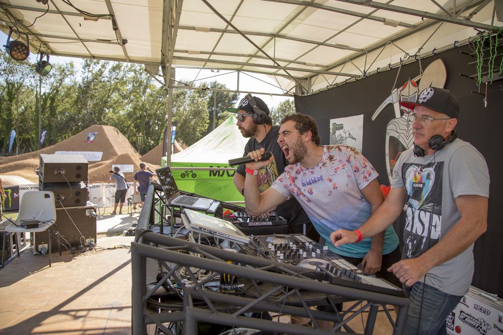 Jetzt geht mal asozial ab für den Kollegen auf Französisch.