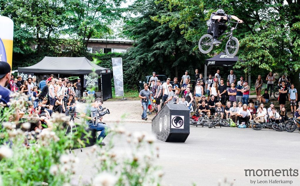Felix Prangenberg entschied den Weitsprung am Shadow-Grindsarg mit einem Neun-Meter-Satz für sich.