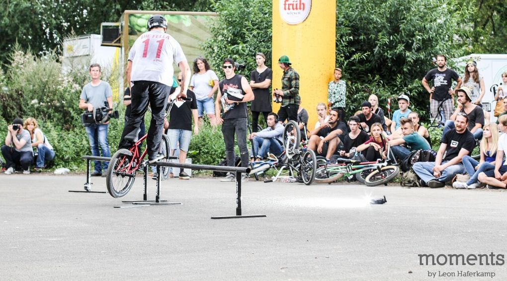 Crankarm Slide von Leon Hoppe während des The Shadow Conspiracy X Crow Store Streetjams