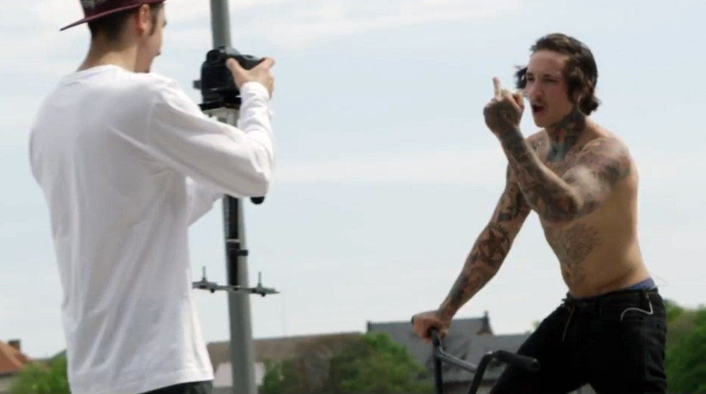 Alles richtig gemacht?! Der deutsche Flatlandpro Kevin Nikulski philosphiert in diesem Video für Snipes über seinen Umzug nach Berlin.