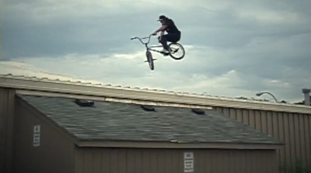 Mike Gray reißt in diesem Video Streetspots in halb Kalifornien ab. Dass er dies im Auftrag von Demolition tut, passt wie die Faust auf