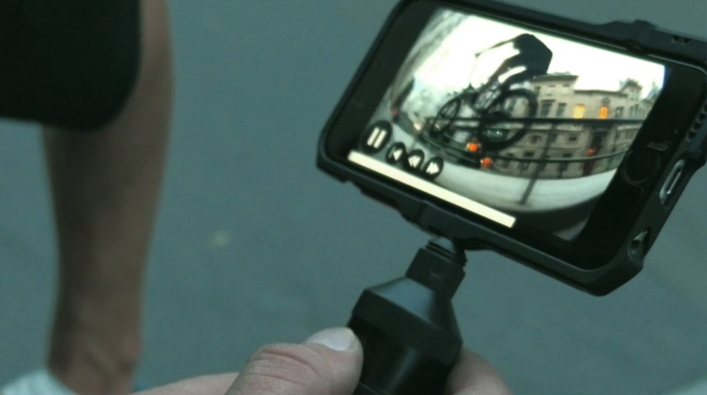 Hier findest du die Ergebnisse des Sosh Urban Motion Videocontests 2015 und ein Behind-the-scenes-Video von den Dreharbeiten in Paris.